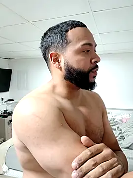 Snapshot of tripping385 chatting on November 18, 2025, 1:00 am tripping385 online show from November 18, 2025, 1:00 am