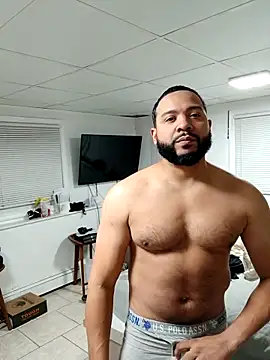 Snapshot of tripping385 chatting on November 19, 2025, 2:00 am tripping385 online show from November 19, 2025, 2:00 am