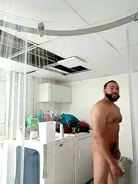 Snapshot of tripping385 chatting on December 4, 2025, 4:44 am tripping385 online show from December 4, 2025, 4:44 am