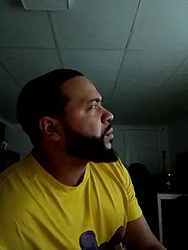 Snapshot of tripping385 chatting on December 16, 2025, 3:44 am tripping385 online show from December 16, 2025, 3:44 am