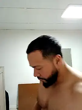 Snapshot of tripping385 chatting on February 1, 2026, 9:24 pm tripping385 online show from February 1, 2026, 9:24 pm