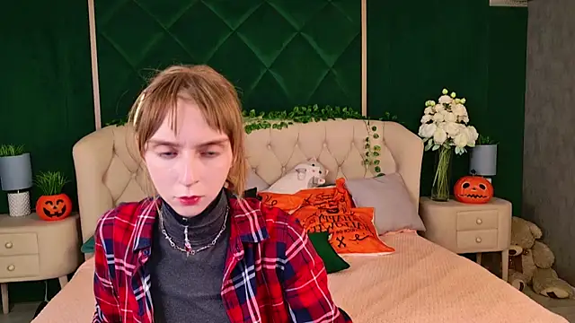 Beverly Gomes online show from October 21, 2025, 3:24 pm