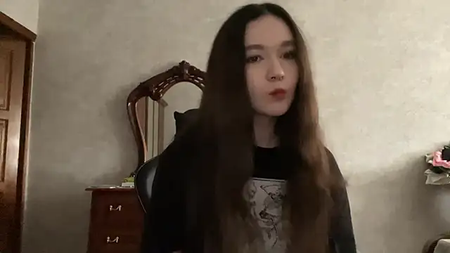 Pikmigirl18 online show from September 11, 2025, 11:43 am