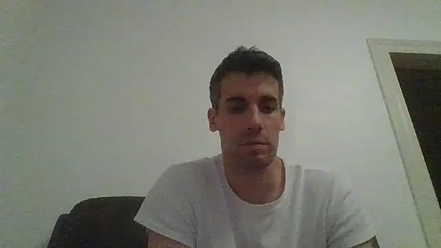 Snapshot of JulioIsHere4you chatting on September 13, 2025, 12:21 am JulioIsHere4you online show from September 13, 2025, 12:21 am