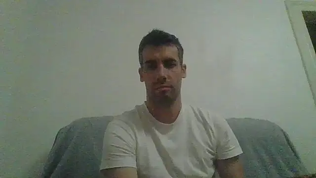 Snapshot of JulioIsHere4you chatting on October 25, 2025, 2:30 am JulioIsHere4you online show from October 25, 2025, 2:30 am