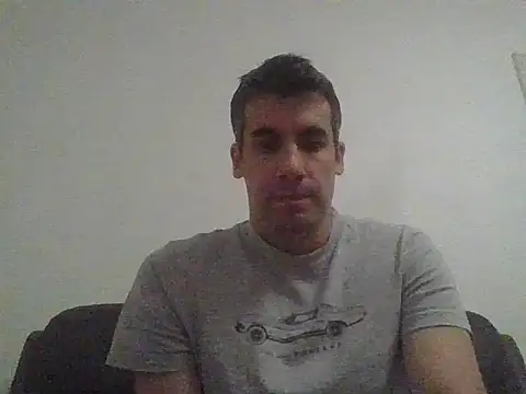 Snapshot of JulioIsHere4you chatting on November 12, 2025, 11:32 am JulioIsHere4you online show from November 12, 2025, 11:32 am