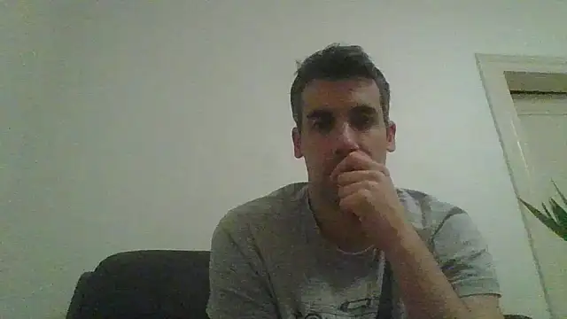 Snapshot of JulioIsHere4you chatting on November 13, 2025, 1:59 am JulioIsHere4you online show from November 13, 2025, 1:59 am