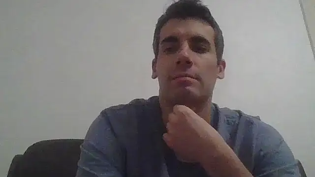 Snapshot of JulioIsHere4you chatting on November 15, 2025, 11:32 pm JulioIsHere4you online show from November 15, 2025, 11:32 pm