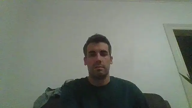 Snapshot of JulioIsHere4you chatting on November 18, 2025, 11:15 pm JulioIsHere4you online show from November 18, 2025, 11:15 pm