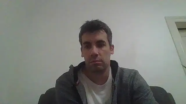 Snapshot of JulioIsHere4you chatting on November 24, 2025, 2:33 am JulioIsHere4you online show from November 24, 2025, 2:33 am