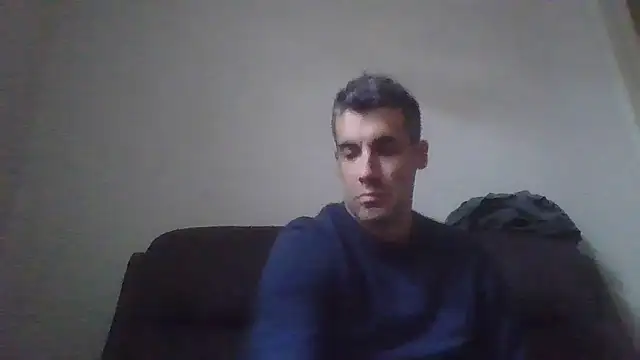 Snapshot of JulioIsHere4you chatting on December 20, 2025, 12:45 pm JulioIsHere4you online show from December 20, 2025, 12:45 pm