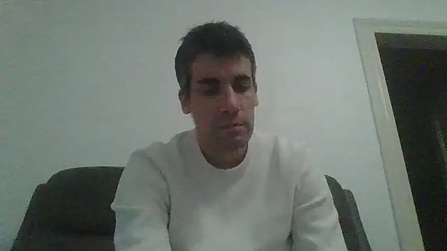 Snapshot of JulioIsHere4you chatting on February 7, 2026, 12:14 am JulioIsHere4you online show from February 7, 2026, 12:14 am