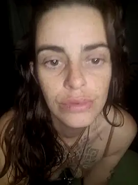 Snapshot of Almendrasexy chatting on October 20, 2025, 4:57 am Almendrasexy online show from October 20, 2025, 4:57 am