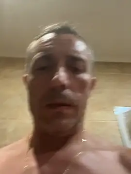 Snapshot of ruberofre chatting on July 30, 2026, 12:42 am ruberofre online show from July 30, 2026, 12:42 am