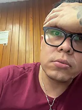 Luis0930h online show from September 10, 2025, 11:38 pm