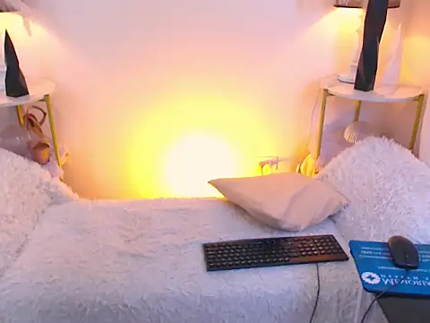 Alluring Carmela online show from February 2, 2026, 6:17 pm