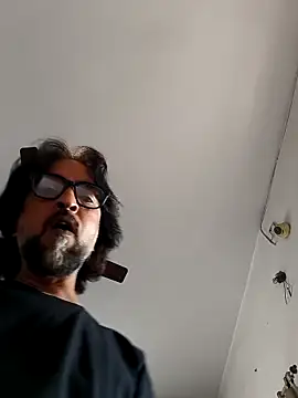 malhotra21 online show from October 8, 2025, 11:08 am