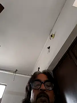 malhotra21 online show from December 2, 2025, 11:04 am