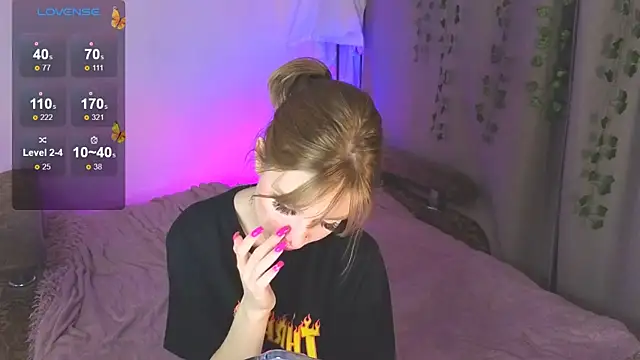 Angel Elis  online show from September 21, 2025, 6:53 pm