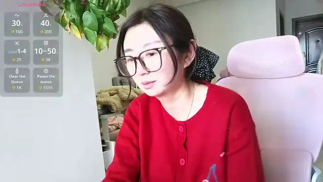 Diva VVN online show from December 18, 2025, 6:19 am