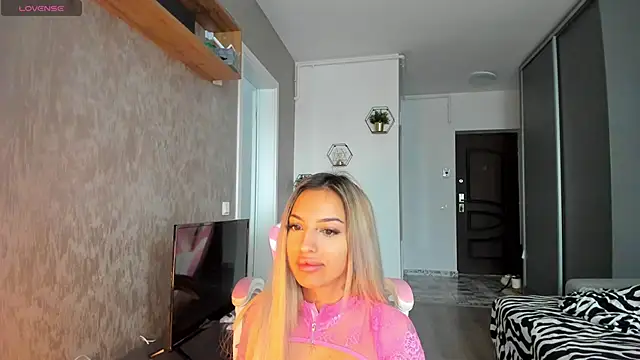 Snapshot of Anya_Belle chatting on November 20, 2025, 8:47 am Anya Belle online show from November 20, 2025, 8:47 am