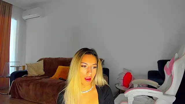 Snapshot of Anya_Belle chatting on January 11, 2026, 7:02 am Anya Belle online show from January 11, 2026, 7:02 am