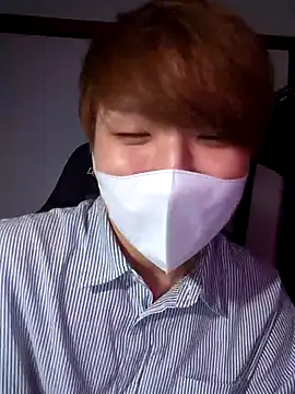 Snapshot of yuton_2525 chatting on October 22, 2025, 3:40 am yuton 2525 online show from October 22, 2025, 3:40 am