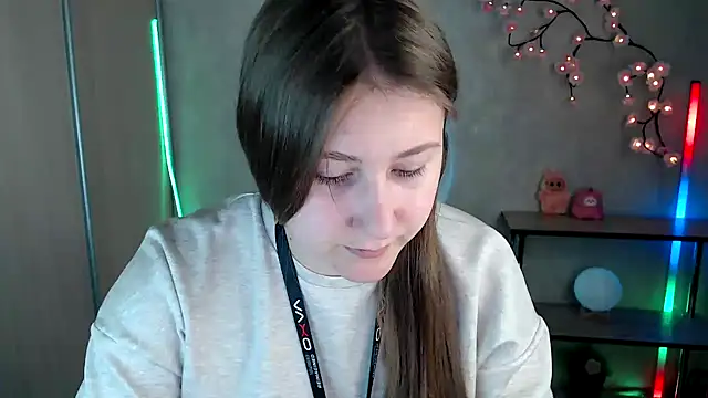 Snapshot of Milka_kamila chatting on May 24, 2026, 12:32 pm Milka kamila online show from May 24, 2026, 12:32 pm