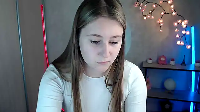 Snapshot of Milka_kamila chatting on June 8, 2026, 11:54 am Milka kamila online show from June 8, 2026, 11:54 am
