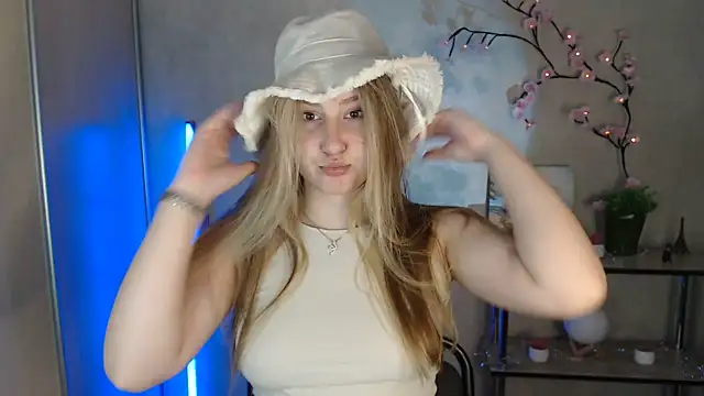 Snapshot of Milka_kamila chatting on July 1, 2026, 12:18 pm Milka kamila online show from July 1, 2026, 12:18 pm