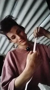 Moira-Hot online show from November 12, 2025, 10:09 pm