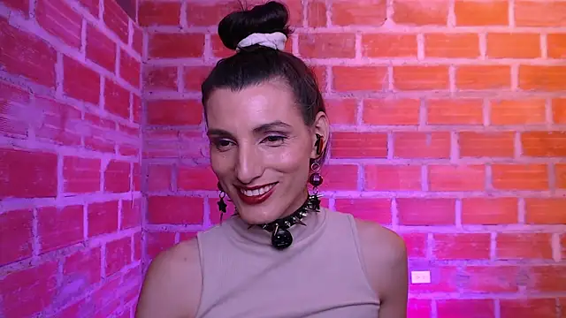 Moira-Hot online show from February 28, 2026, 12:11 am