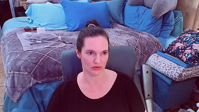 ninajaymes online show from February 3, 2026, 6:40 am