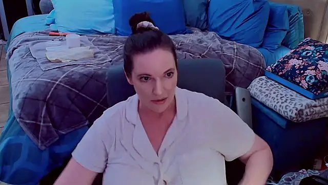Snapshot of ninajaymes chatting on June 8, 2026, 1:28 am ninajaymes online show from June 8, 2026, 1:28 am