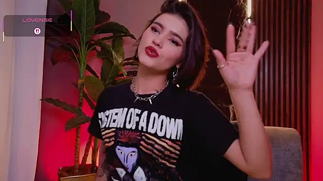 La Diabla 111  online show from October 4, 2025, 9:13 pm