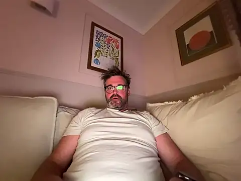 Snapshot of CyprioteWhitefly chatting on May 9, 2026, 9:31 pm CyprioteWhitefly online show from May 9, 2026, 9:31 pm