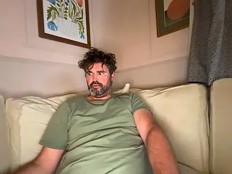 Snapshot of CyprioteWhitefly chatting on June 11, 2026, 9:35 pm CyprioteWhitefly online show from June 11, 2026, 9:35 pm