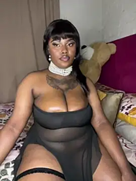 Snapshot of QUEEN_NOBUHLE_777 chatting on May 21, 2026, 11:12 pm QUEEN NOBUHLE 777 online show from May 21, 2026, 11:12 pm