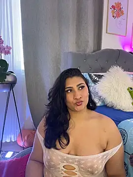 Elyross1  online show from November 8, 2025, 9:24 pm