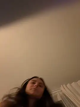 SophiiaStarr online show from December 19, 2025, 7:43 pm