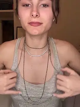 SophiiaStarr online show from April 3, 2026, 7:12 pm