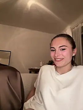 Snapshot of SophiiaStarr chatting on May 6, 2026, 8:58 pm SophiiaStarr online show from May 6, 2026, 8:58 pm