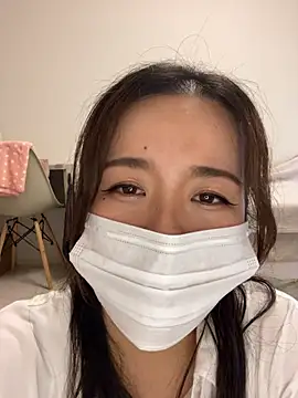 NATSUMI00 online show from September 21, 2025, 6:26 am