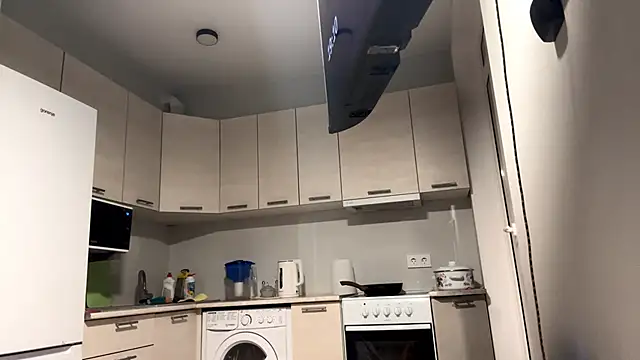 Denni Spilber online show from October 27, 2025, 4:11 pm