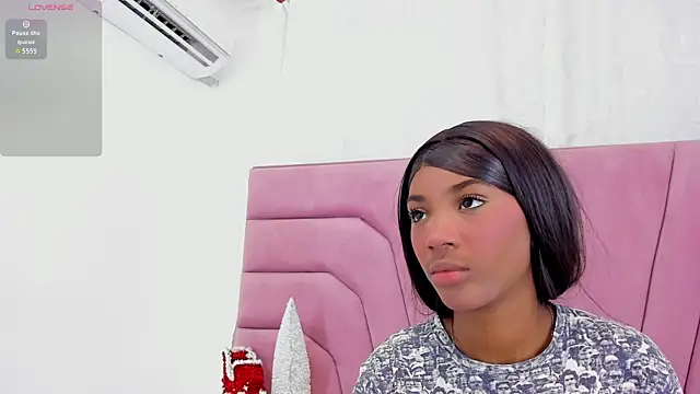 MarianRosse online show from November 26, 2025, 8:21 pm