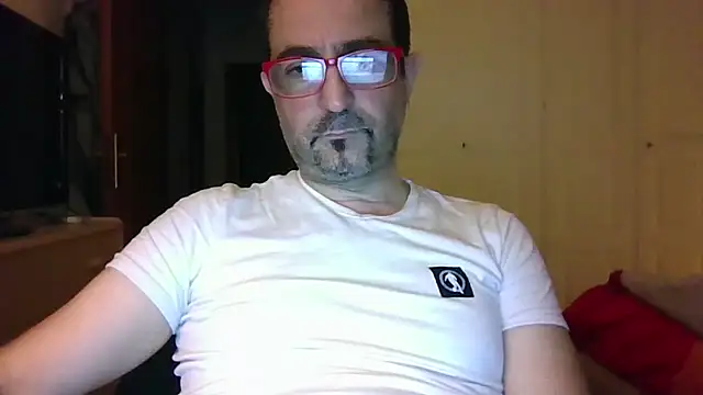 Snapshot of max_im69 chatting on June 17, 2026, 9:16 pm max im69 online show from June 17, 2026, 9:16 pm
