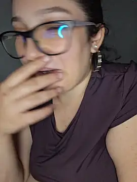 scarlettsofii19 online show from November 14, 2025, 11:57 pm