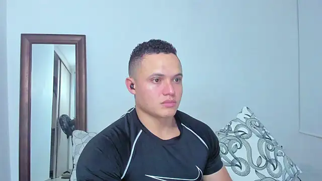 KingLevi01 online show from April 14, 2026, 12:05 am