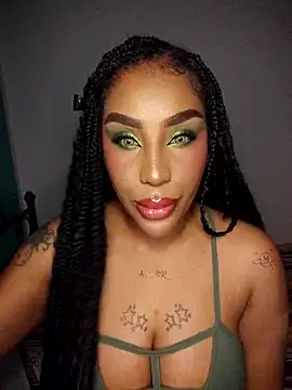 Snapshot of Queen_Amara chatting on May 9, 2026, 3:45 am Queen Amara online show from May 9, 2026, 3:45 am