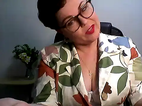 EllaLove2277 online show from April 18, 2026, 5:28 pm